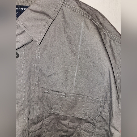 Preowned XL 5.11 Tactical series button up - Picture 4 of 4